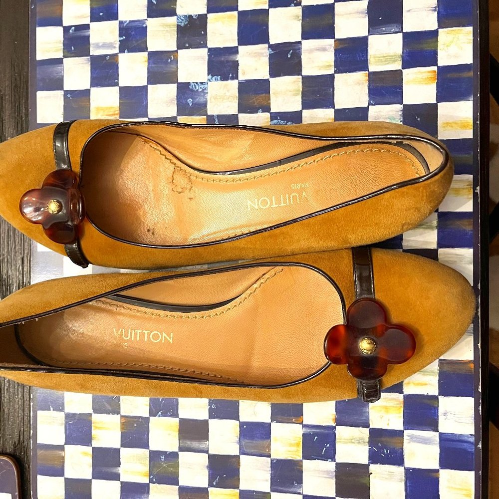 100% Authentic Louis Vuitton Suede Beige Logo Ballet Flats 41 11